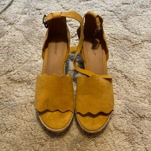 Mustard color wedges size 11